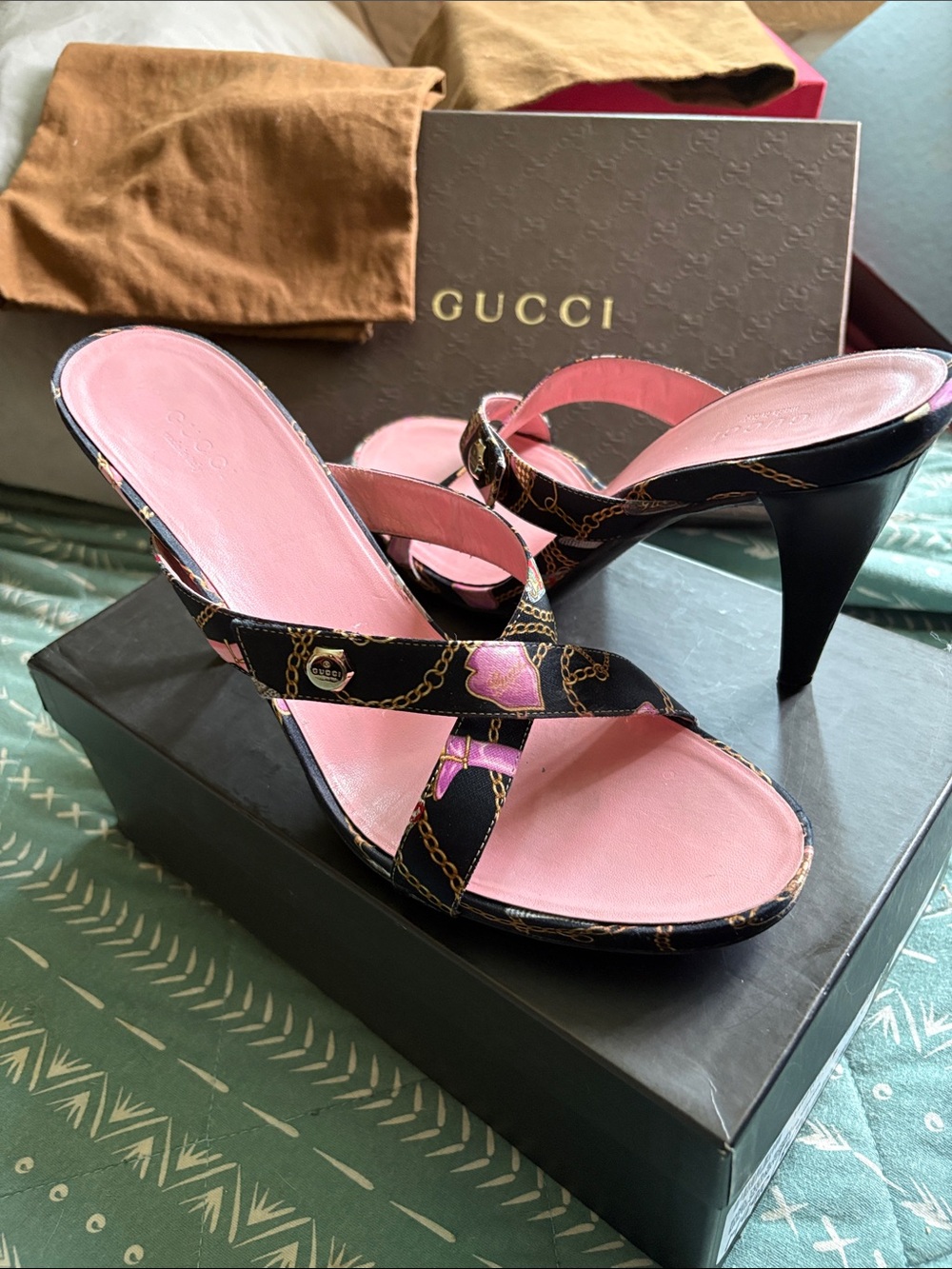 Gorgeous Gucci Black Chain-Print Mules with Pink Footbed size 10.5 Sexy & Chic